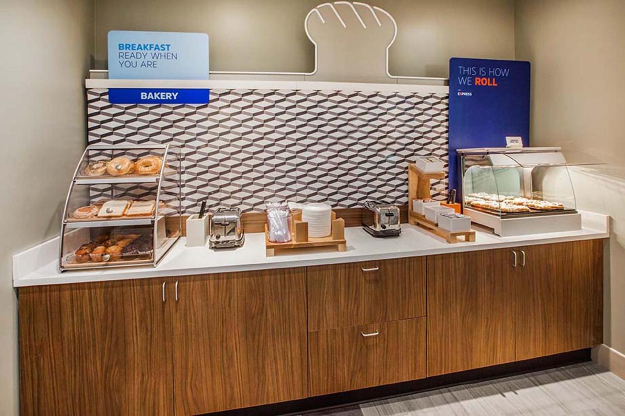 Holiday Inn Express Hotel & Suites Pensacola-West Navy Base By Ihg Beach Haven Eksteriør bilde